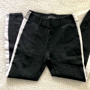 Warm leggings. Side white stripe